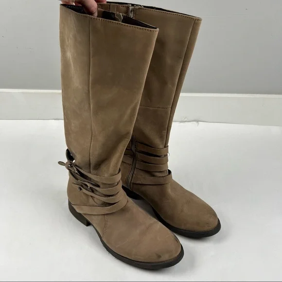 Steve Madden - Adriian Boot - Tan Low Heel Riding Boots w/ Wrap Around Buckle - Picture 3 of 12